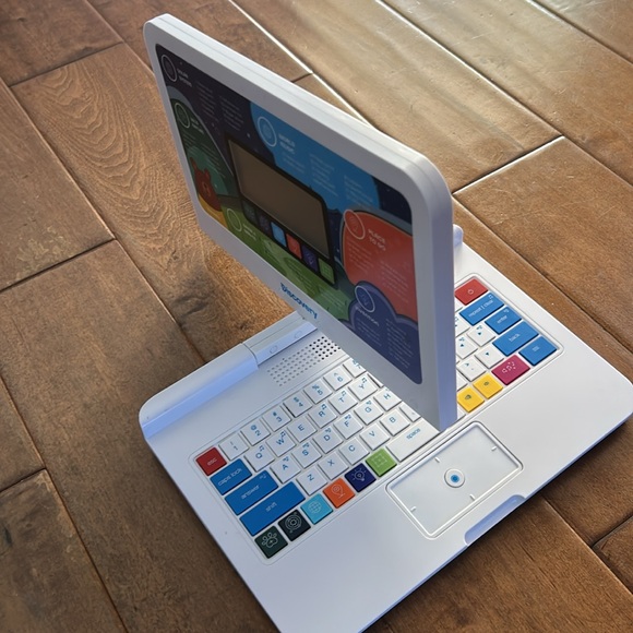 Discovery kids Teach and talk Swivel Laptop - Picture 6 of 10